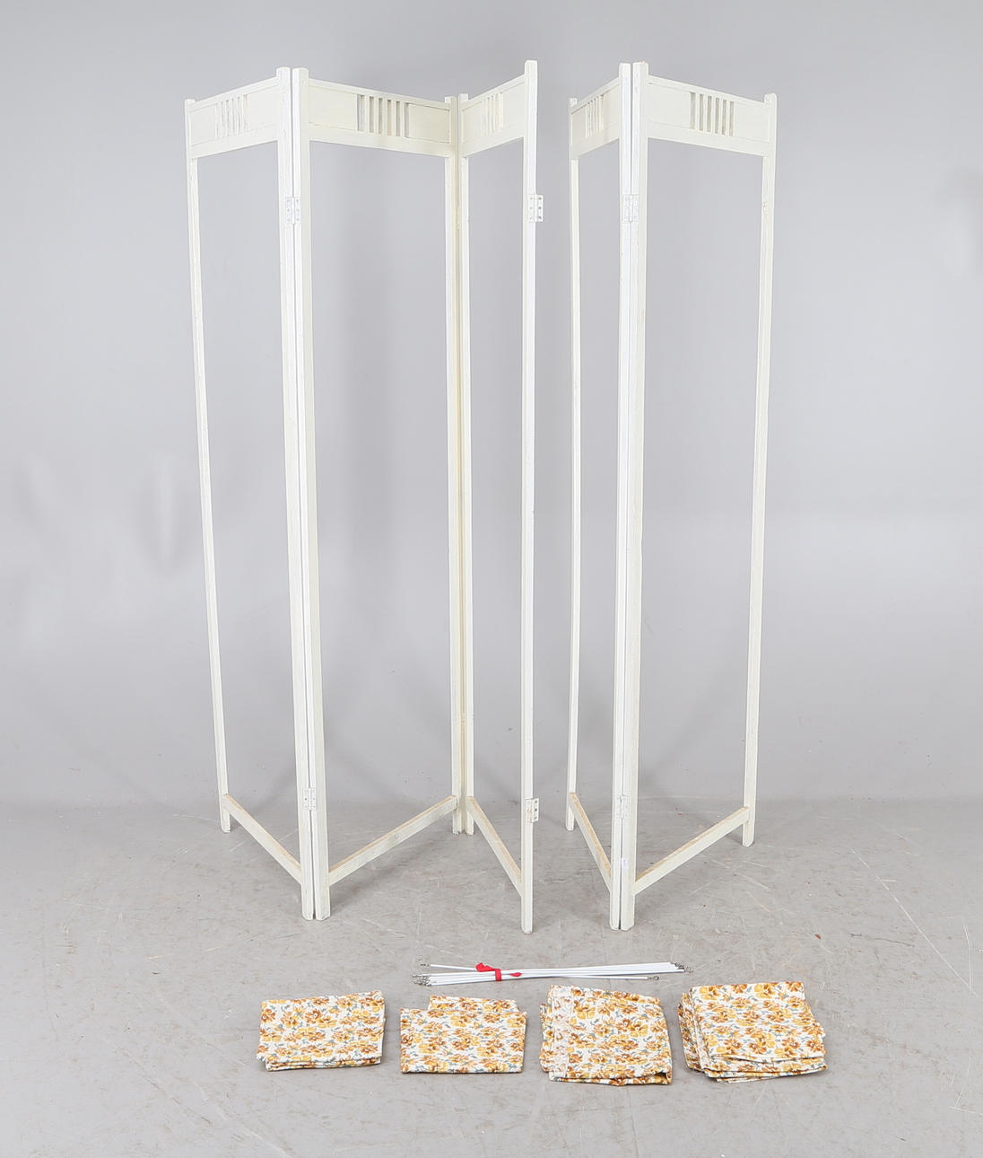 VIKSKÄRM, trä och textil, 1900-tal.