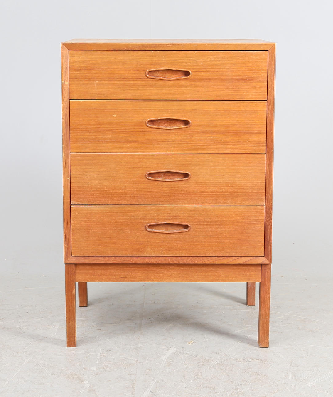 BYRÅ, teak, 1900-talets mitt.