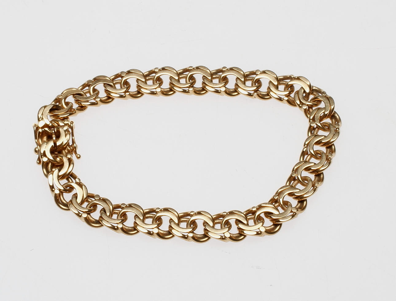 ARMBAND BISMARCK, 18k guld, vikt ca 28,2 gr.