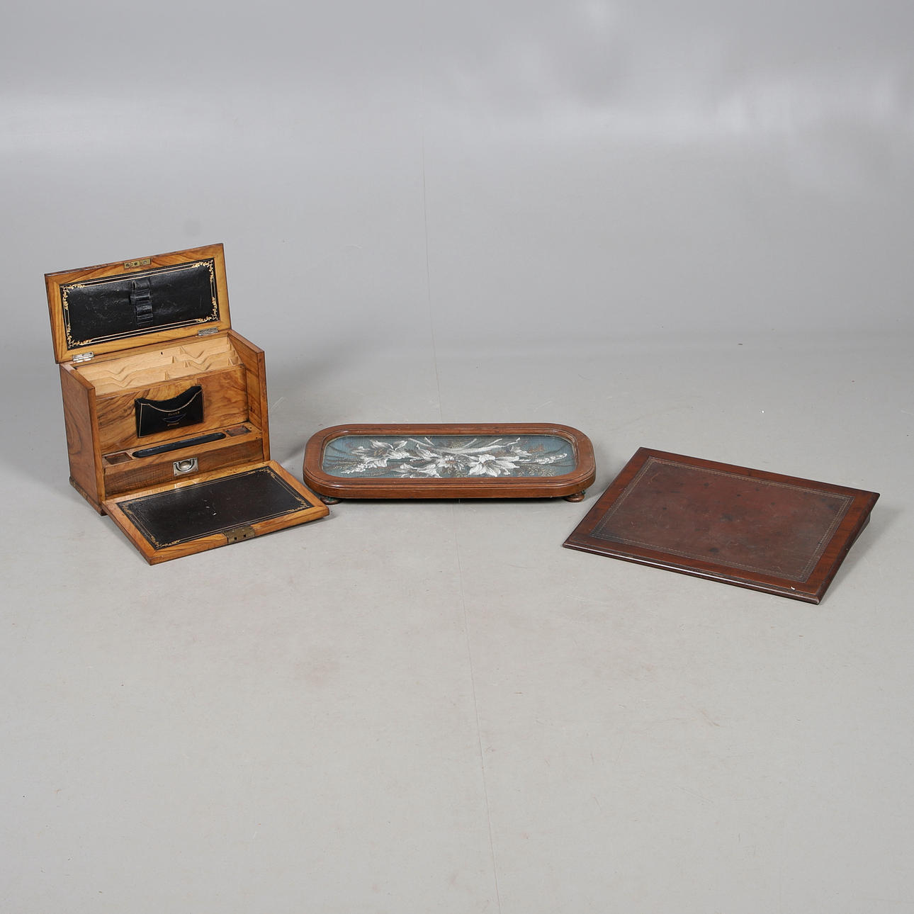 A VICTORIAN WALNUT STATIONERY BOX & OTHER ITEMS.