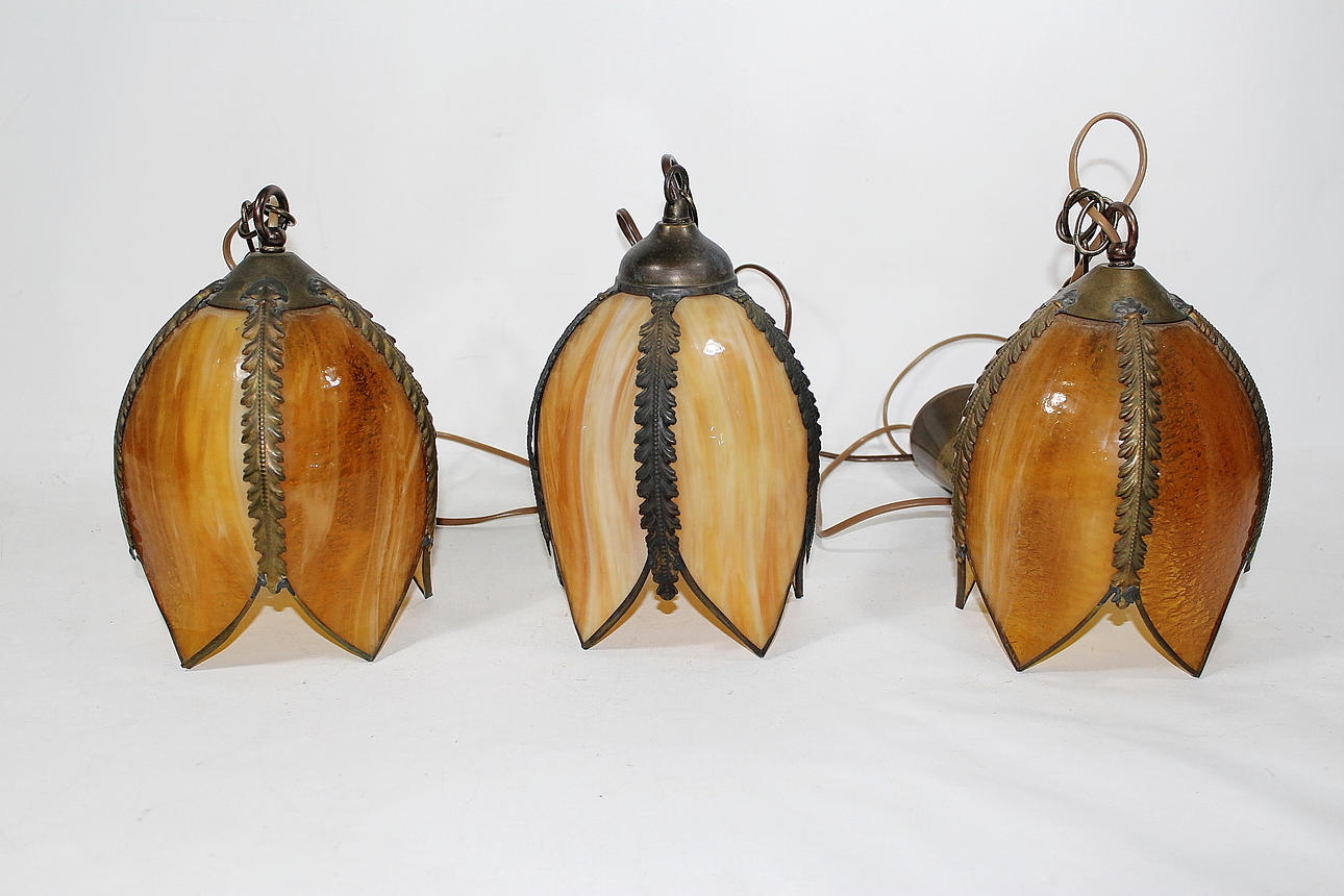 FÖNSTERLAMPOR, 3 st, Tiffany-stil, 1900-tal.