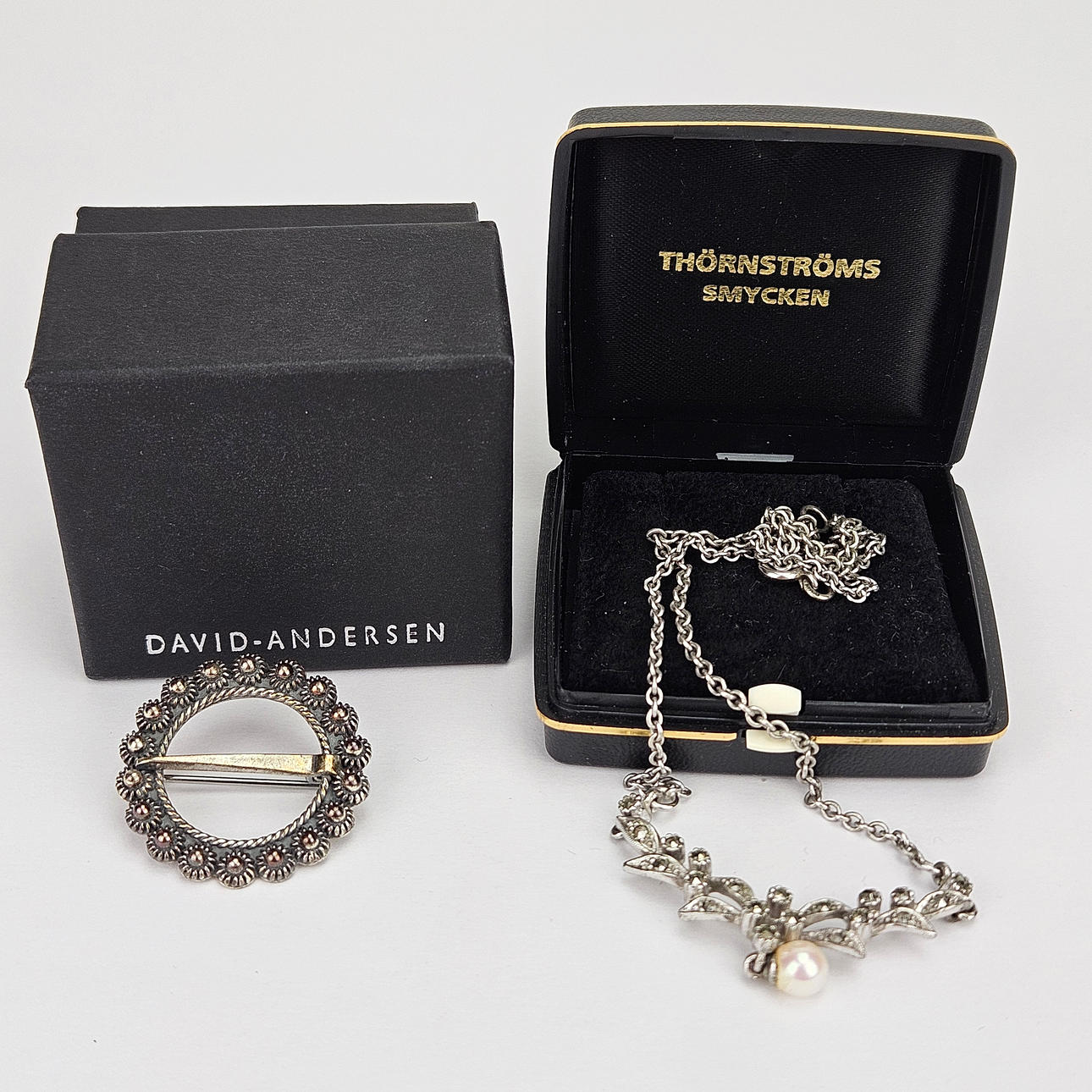 NECKLACE AND BROOCH, silver.