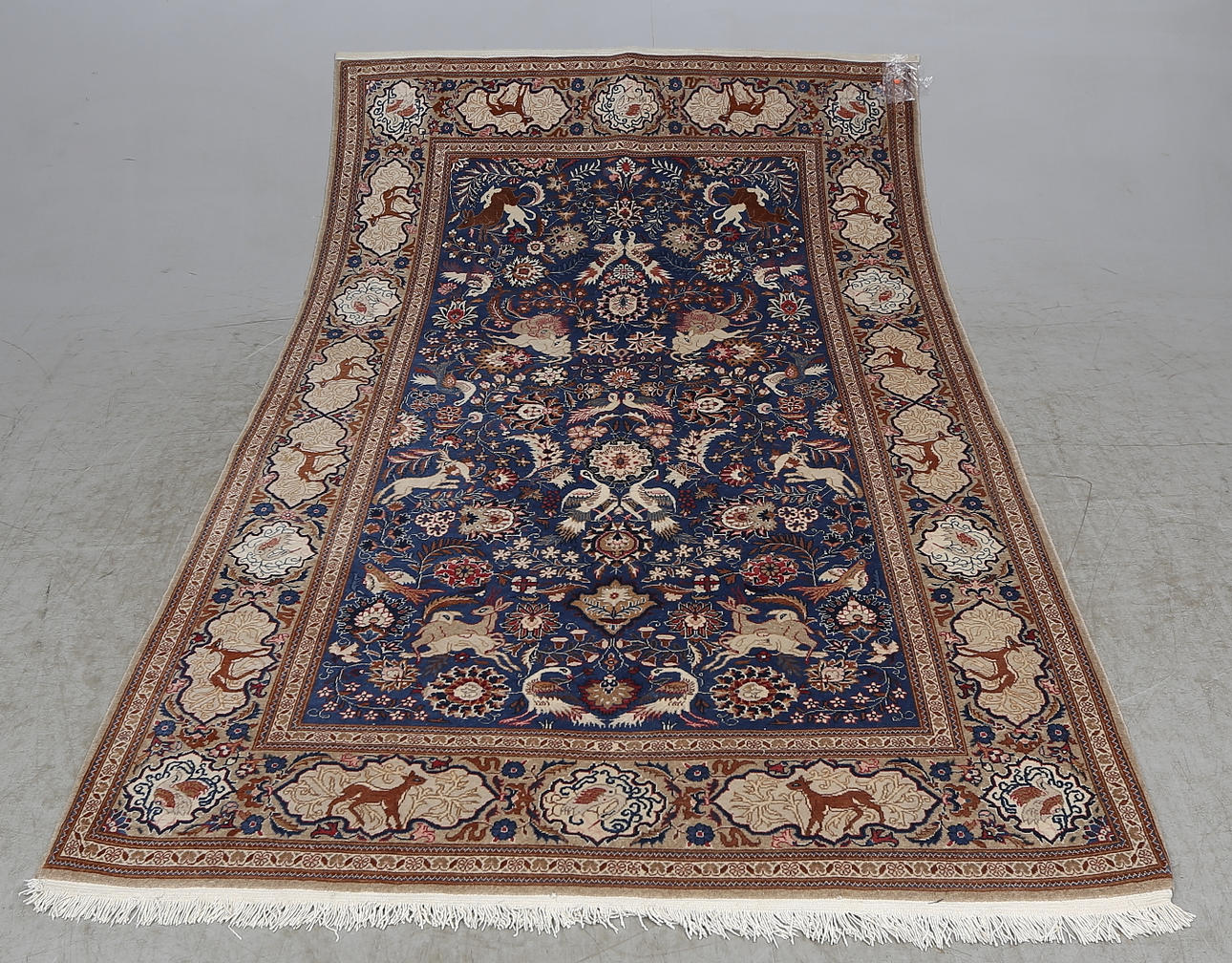 MATTA, orientalisk, 1900-tal, storlek 220 x 132 cm.