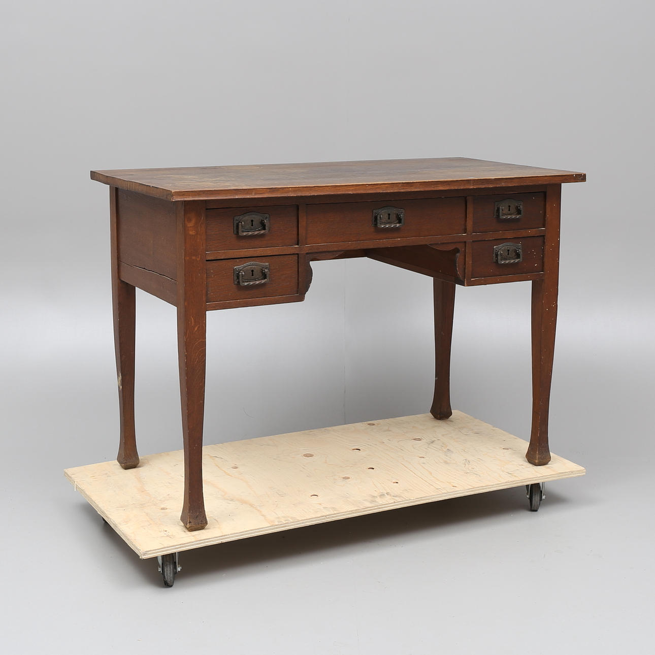 SKRIVBORD, jugend, 1900-talets första hälft.