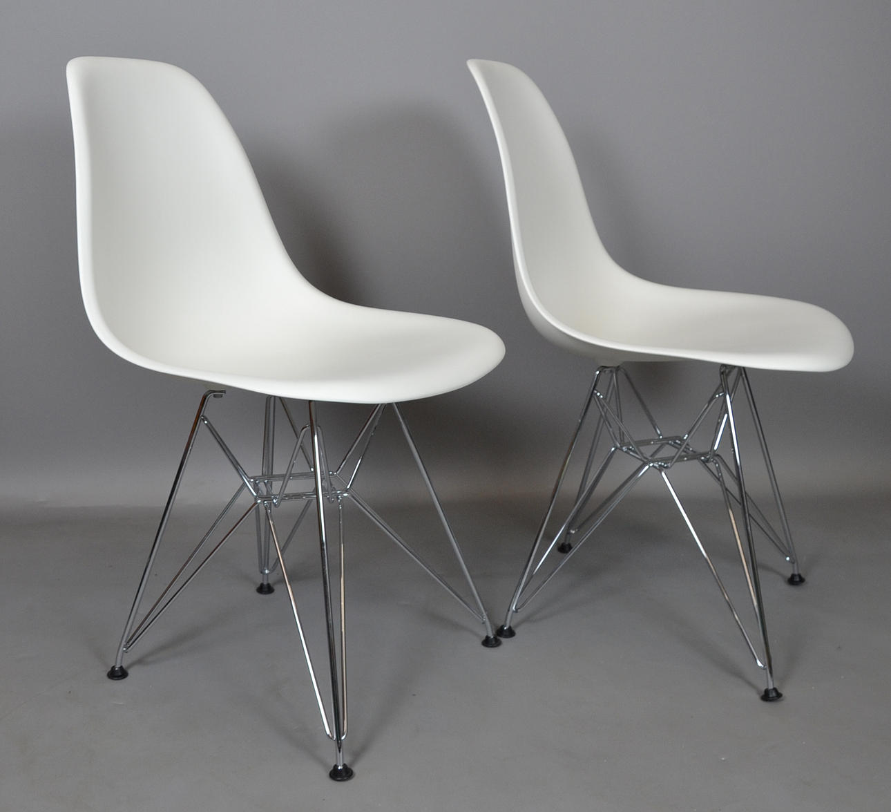 CHARLES & RAY EAMES. STOLAR, 2 ST., "DSR", FÖR VITRA.