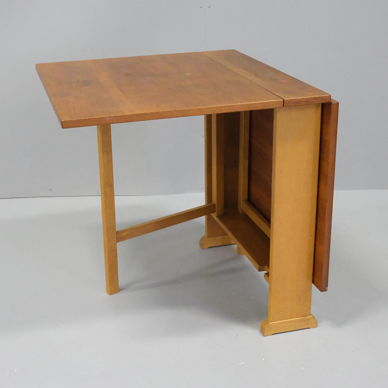 KLAFFBORD, TEAK OCH EK.