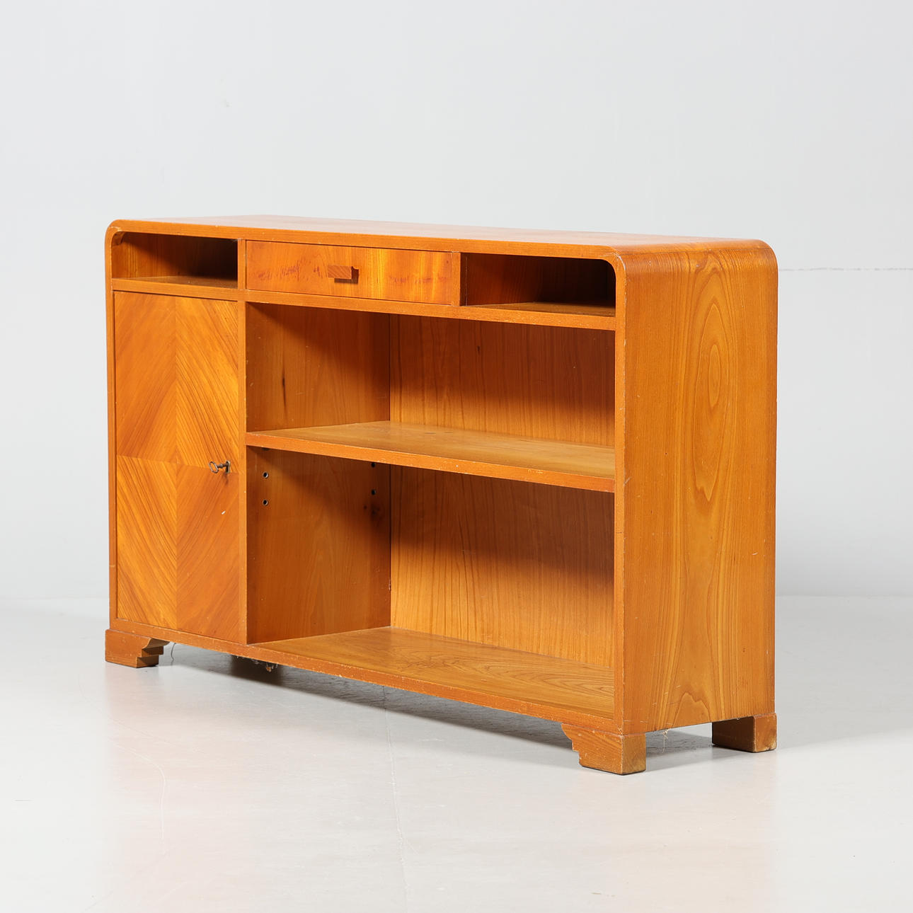 A Swedish modern bookcase, 1930s/1940s.