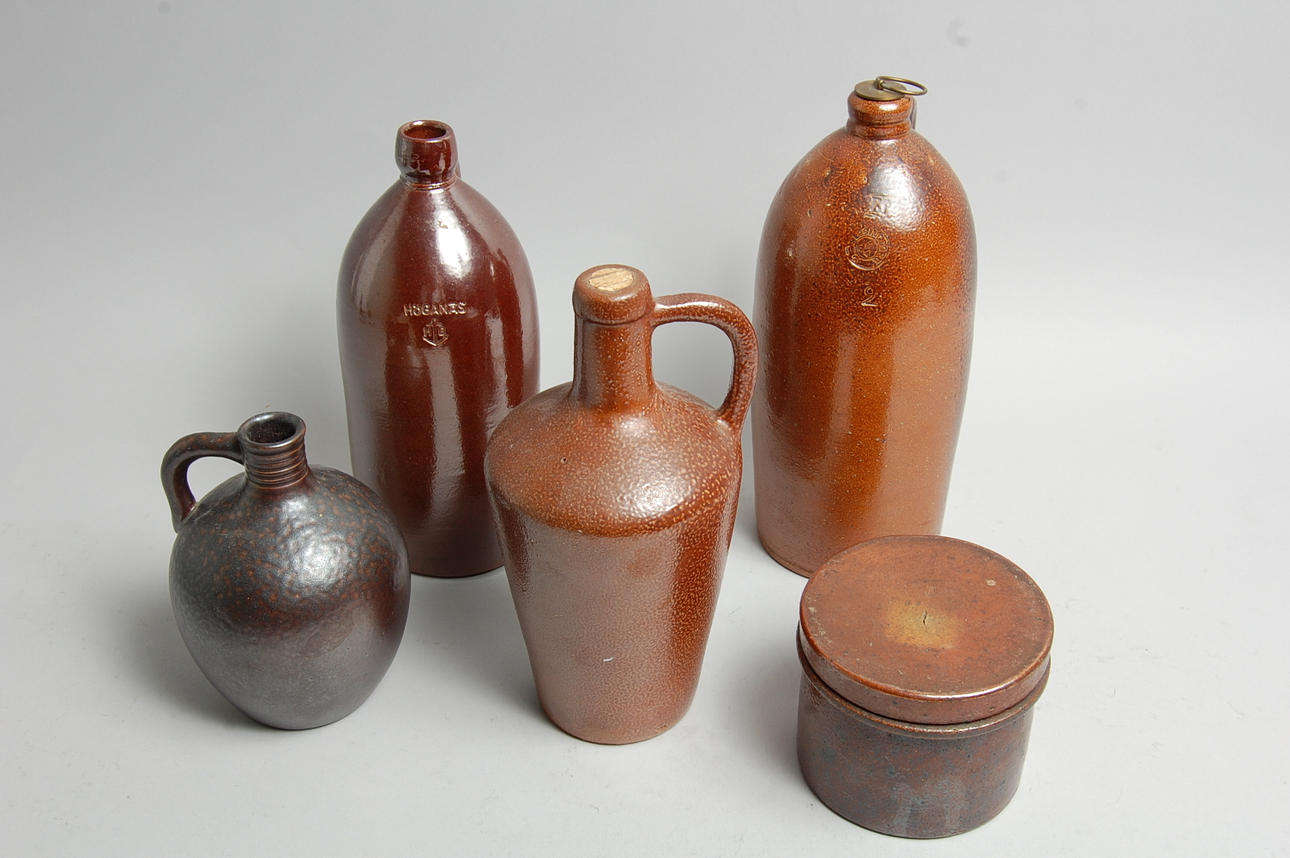 KERAMIK, 5 delar, bland annat, Höganäs, Raus.