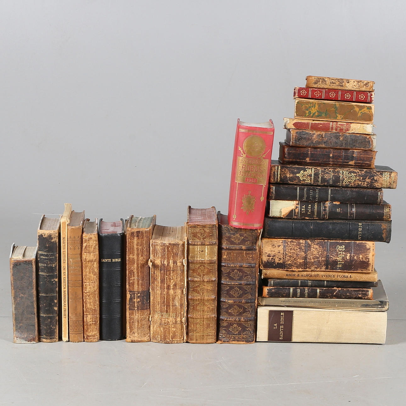 BÖCKER, 29 st, huvudsakligen skinnband, 18-1900-tal.