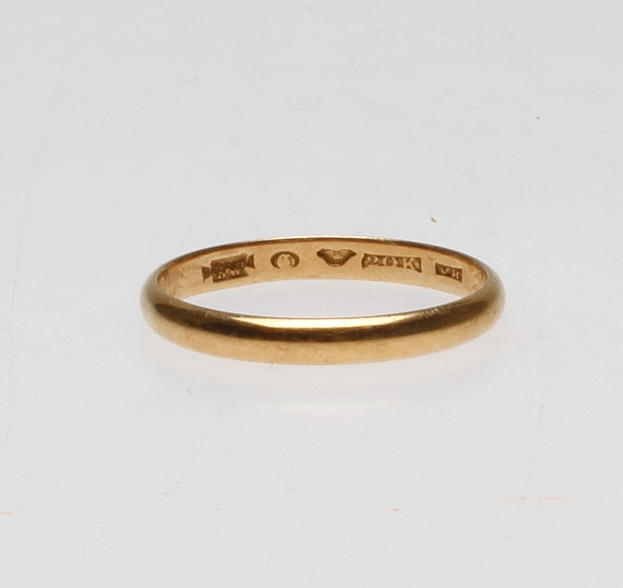 RING, 20k guld, vikt ca 4,7 gr.