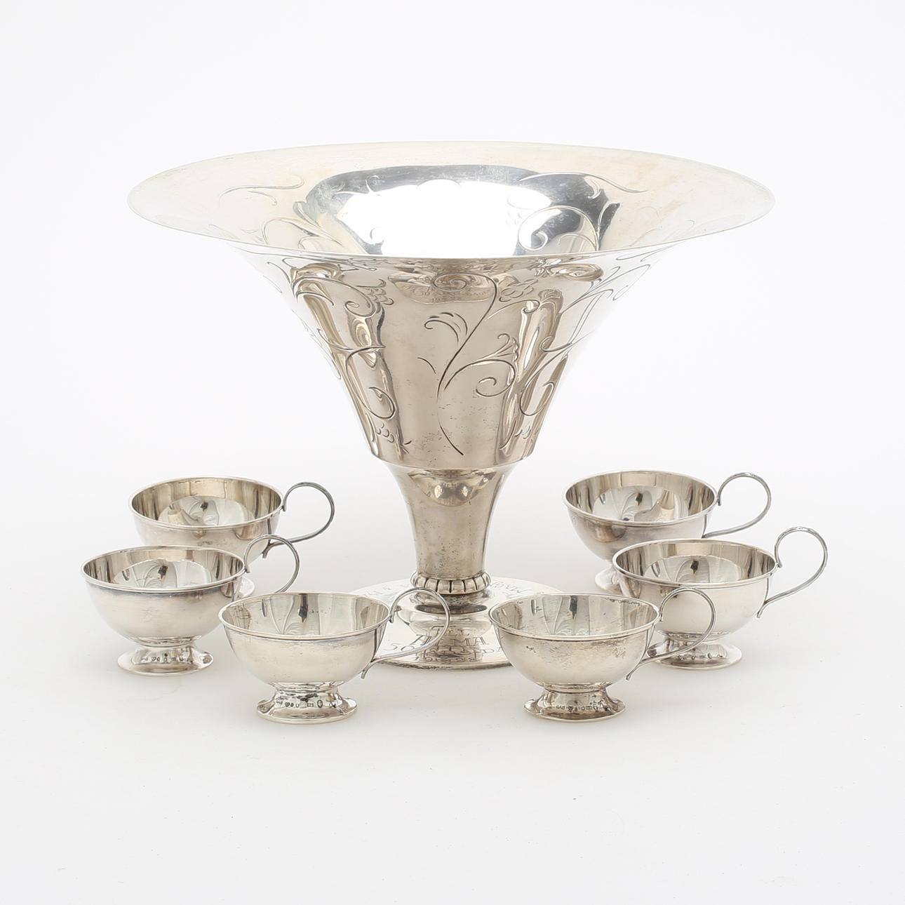 SKÅL samt PUNCHMUGGAR, 7 delar, silver, 1900-tal, vikt 716 gram.