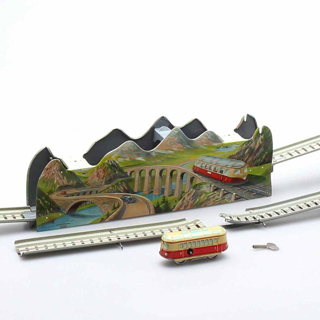 TÅGSET i plåt, alpbuss, urverksdriven, 1950-talet.