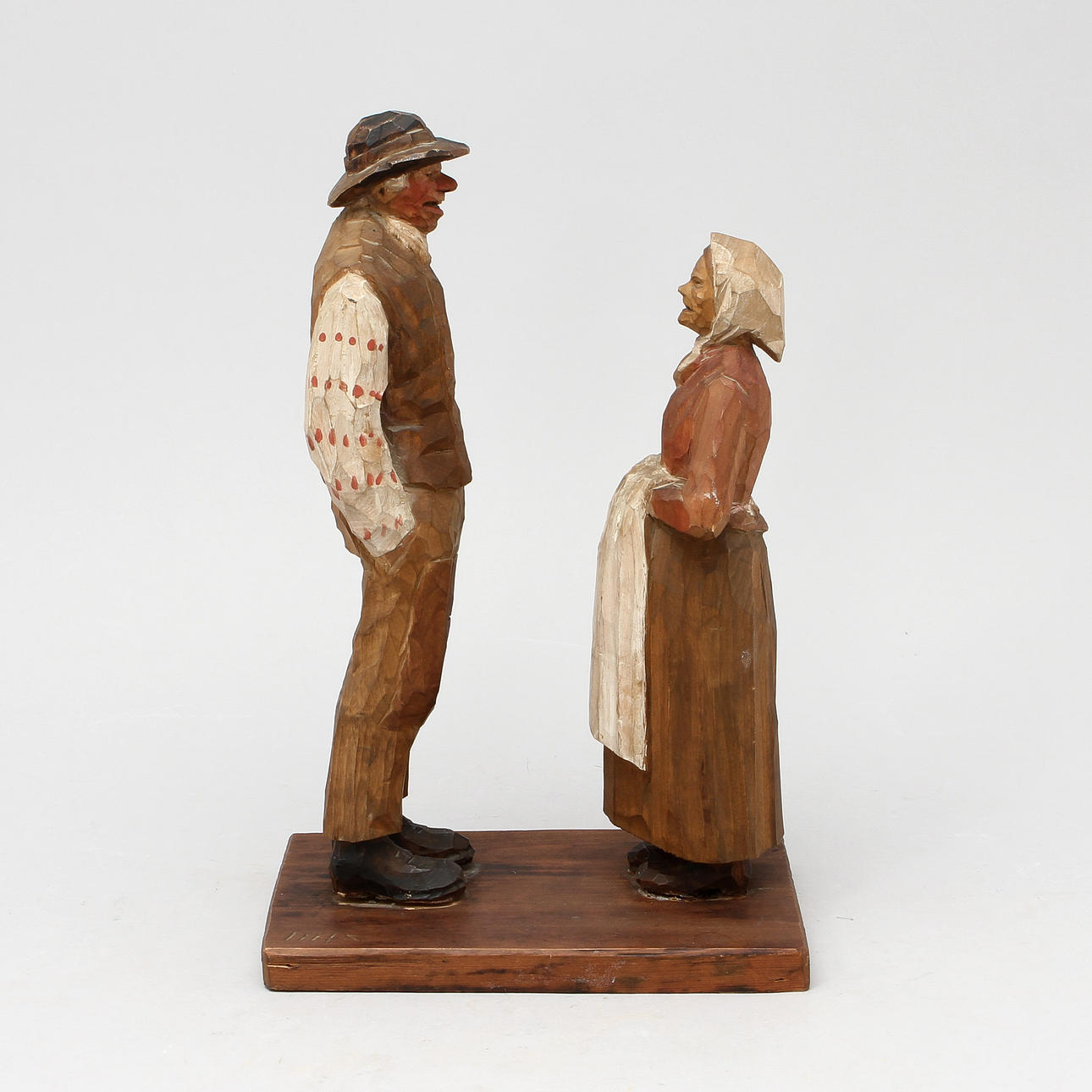 HANS HAMPE SVANBERG. "En solig historia", träfigurin, signerad HHS.