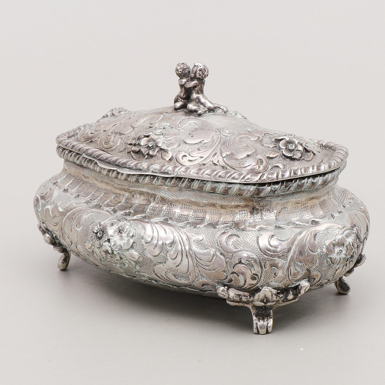 BOX WITH LID, silver, 1939, total weight 270 grams.