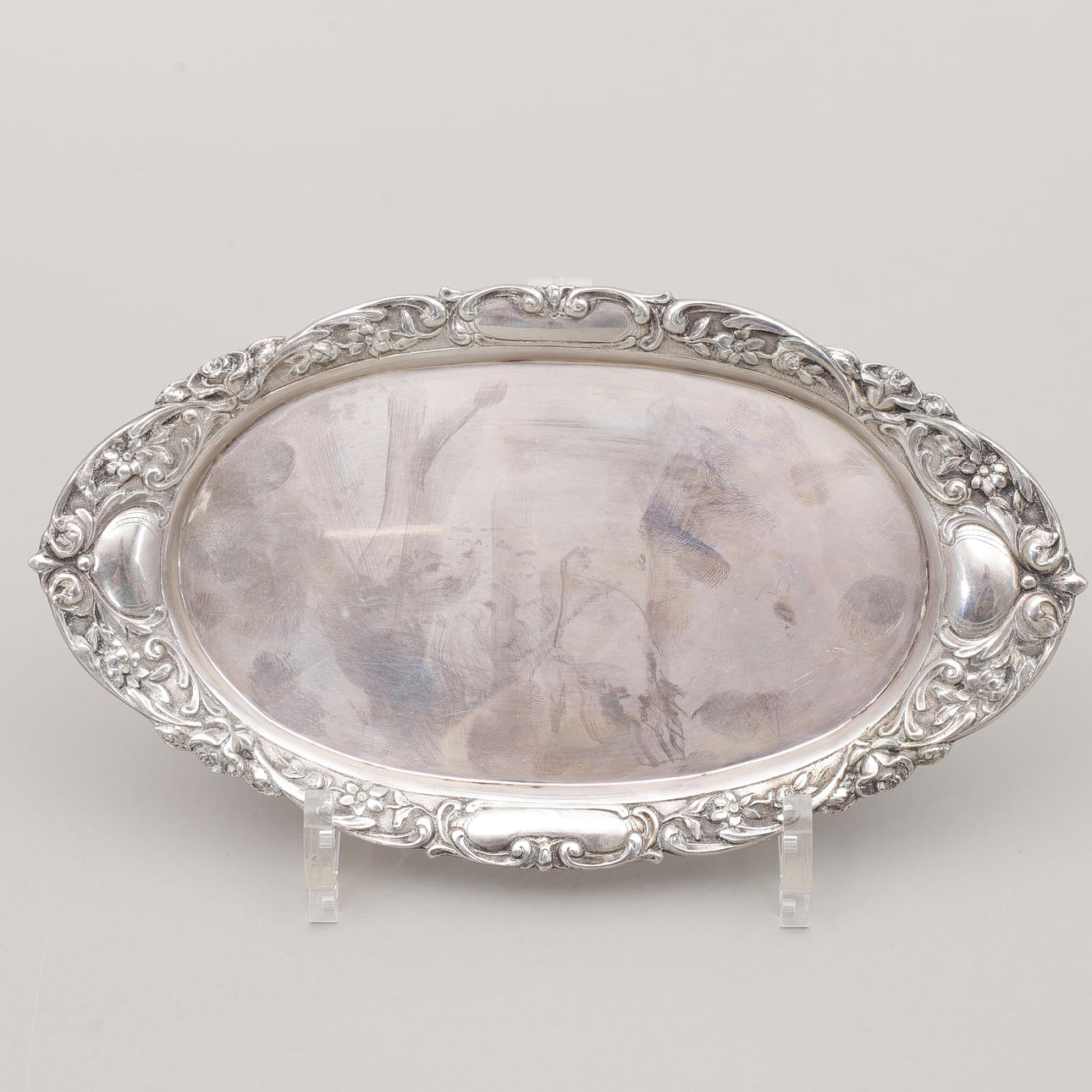 TRAY, silver, weight 160 grams.
