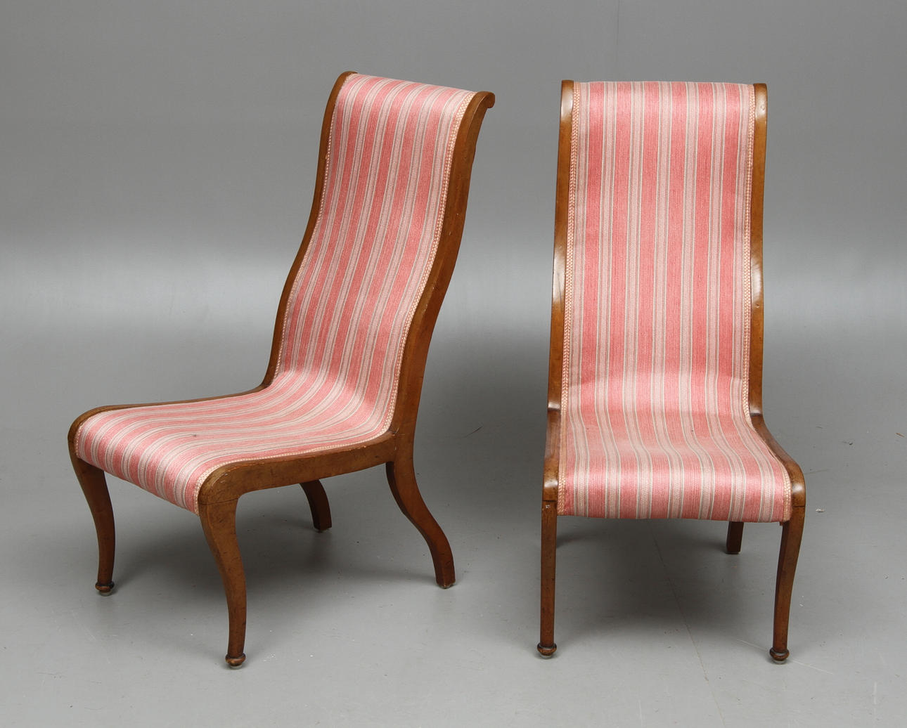 STOLAR, ett par, sk svanstolar, sent 1800-tal.