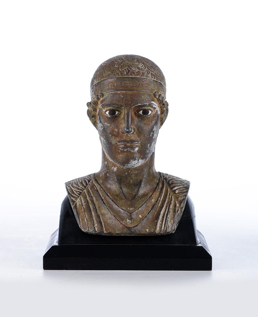 GREKISK UNGDOM. Signerad stuckatur, museireplik.