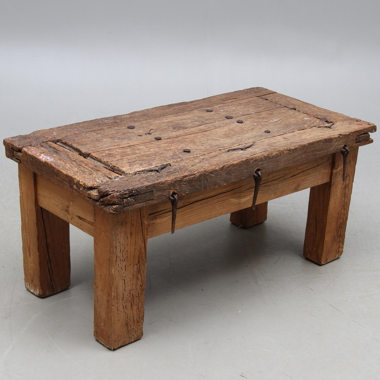 SOFFBORD, med skiva av antik dörr.