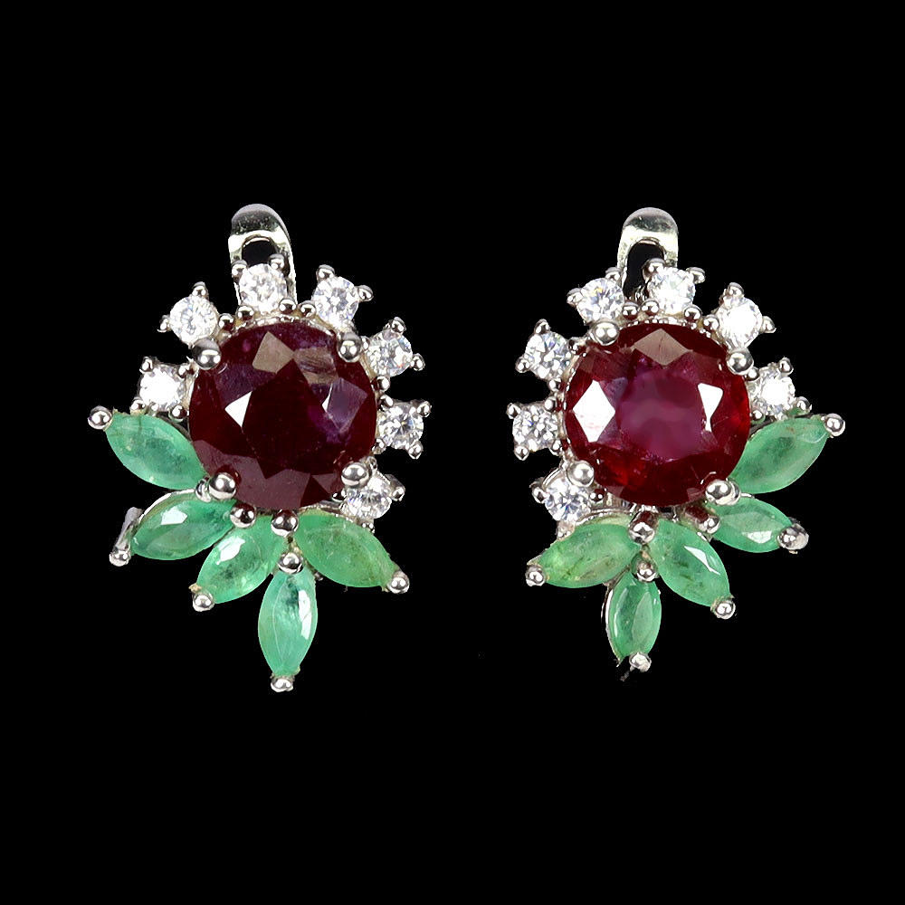 EMERALD AND RUBY EARRINGS.