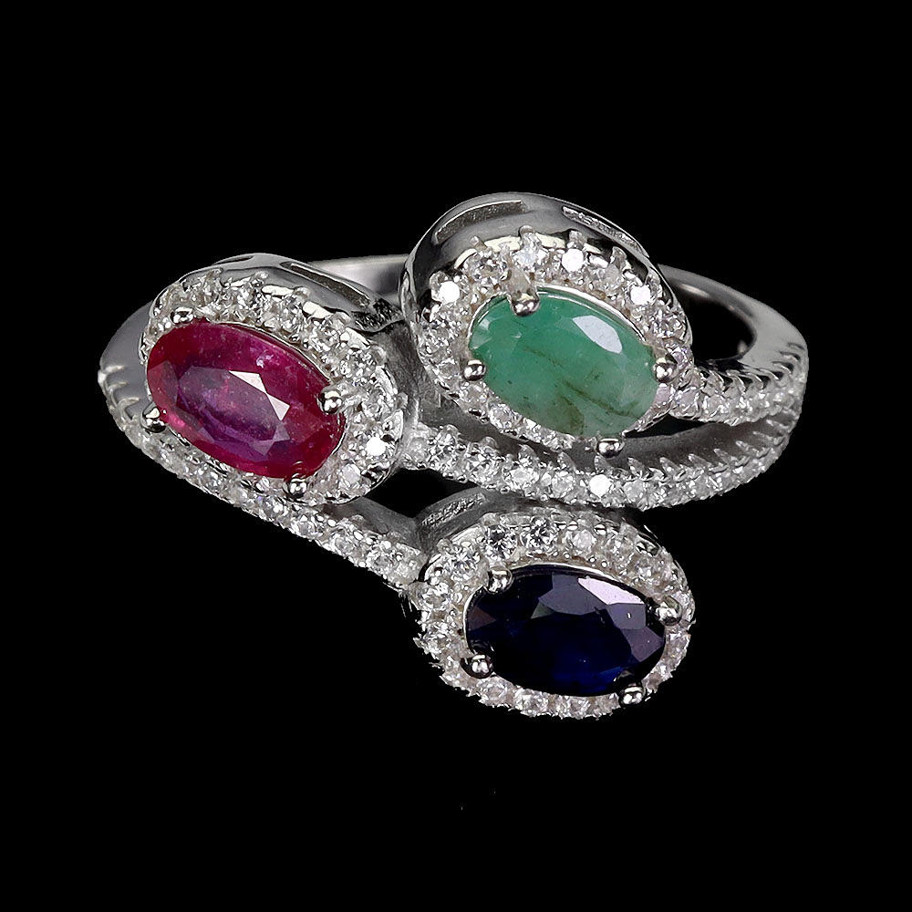 EMERALD, SAPPHIRE AND RUBY SILVER RING.