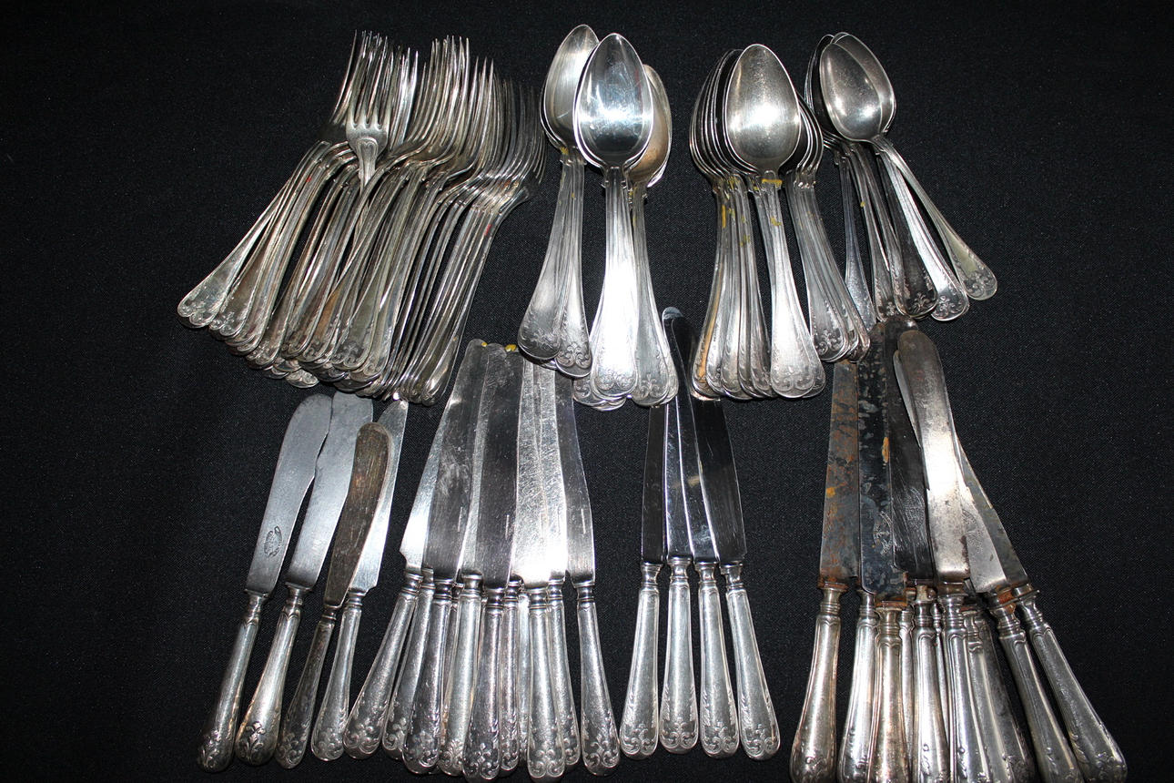 MATSERVIS, nysilver, 84 delar.