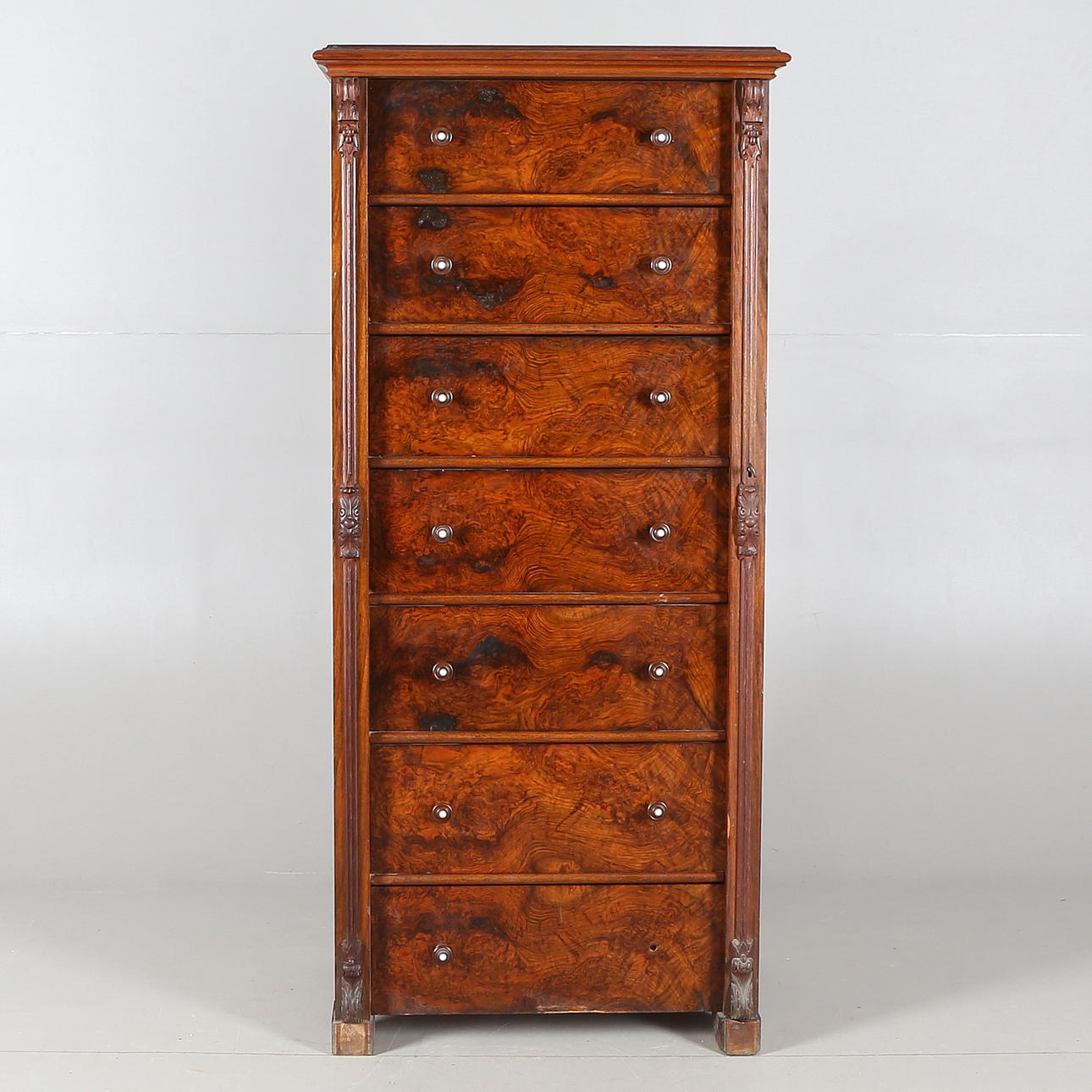 BYRÅ, mahogny, så kallad Tall-boy, England, ca 1860.