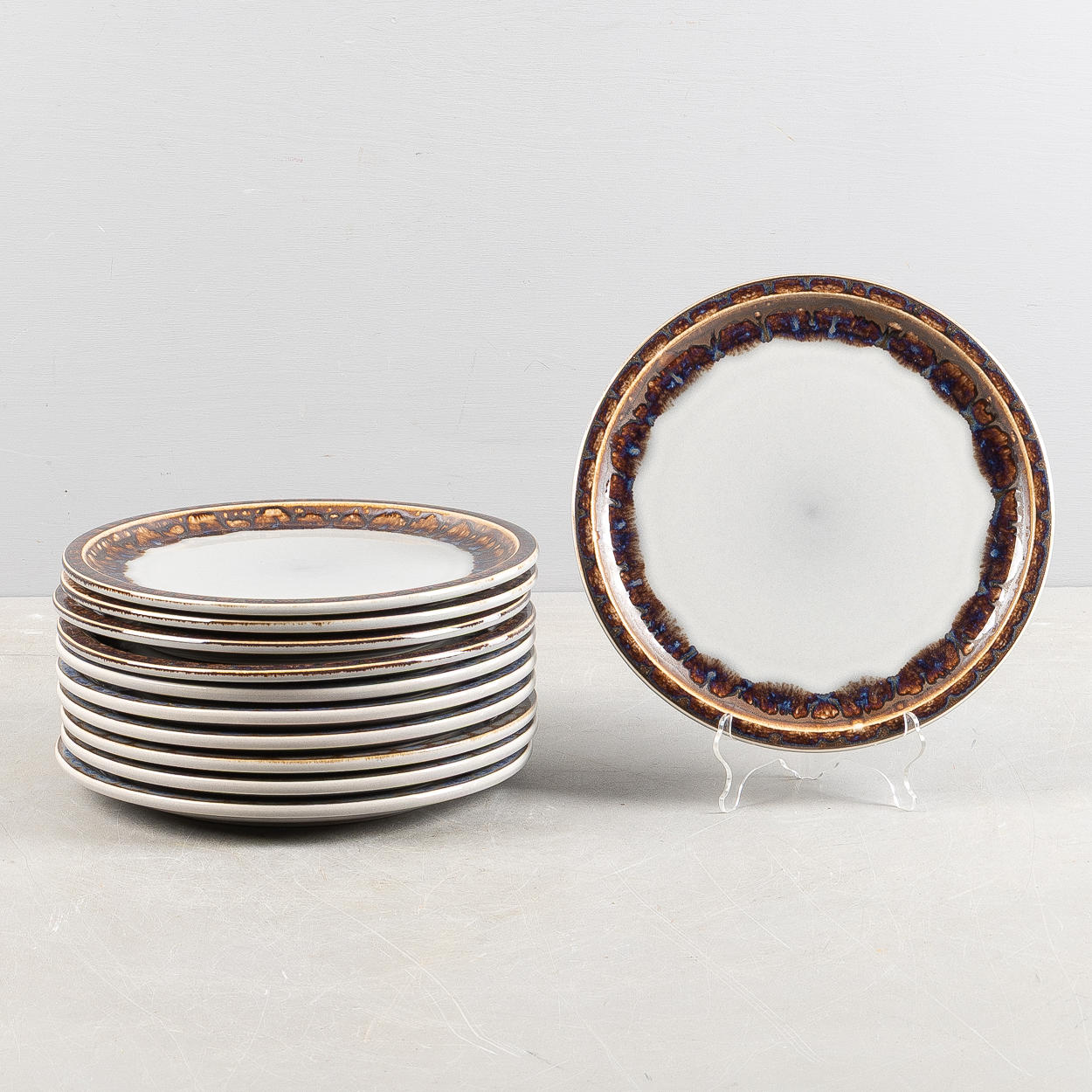 JENS HARALD QUISTGAARD. Platos, «México», gres, Bing & Gröndahl, Dinamarca.