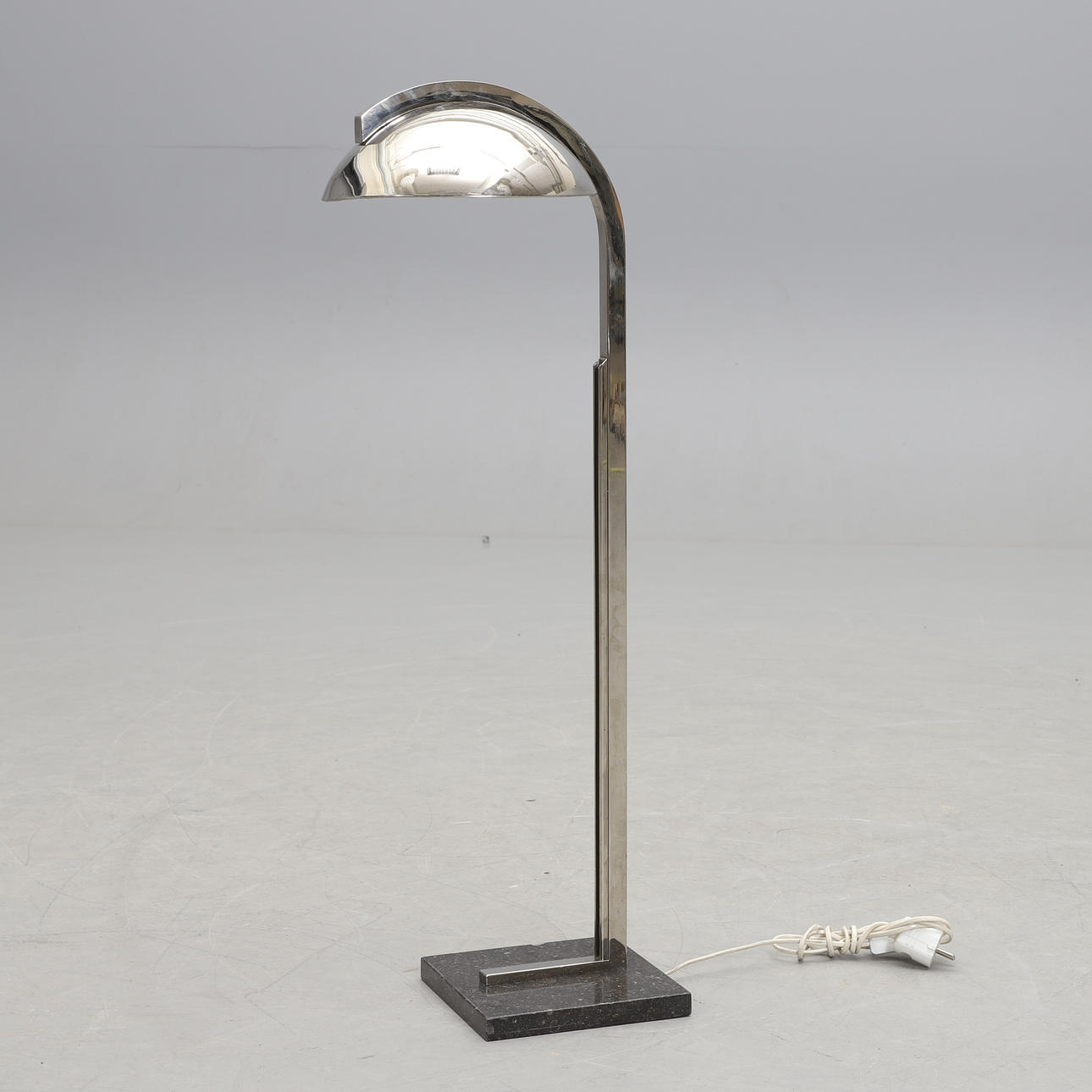 A functional 1930s floor lamp/table lamp.