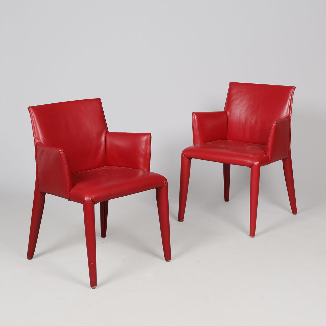 mario-bellini-stolar-ett-par-kl-dda-i-r-tt-l-der-vol-au-vent-b-b