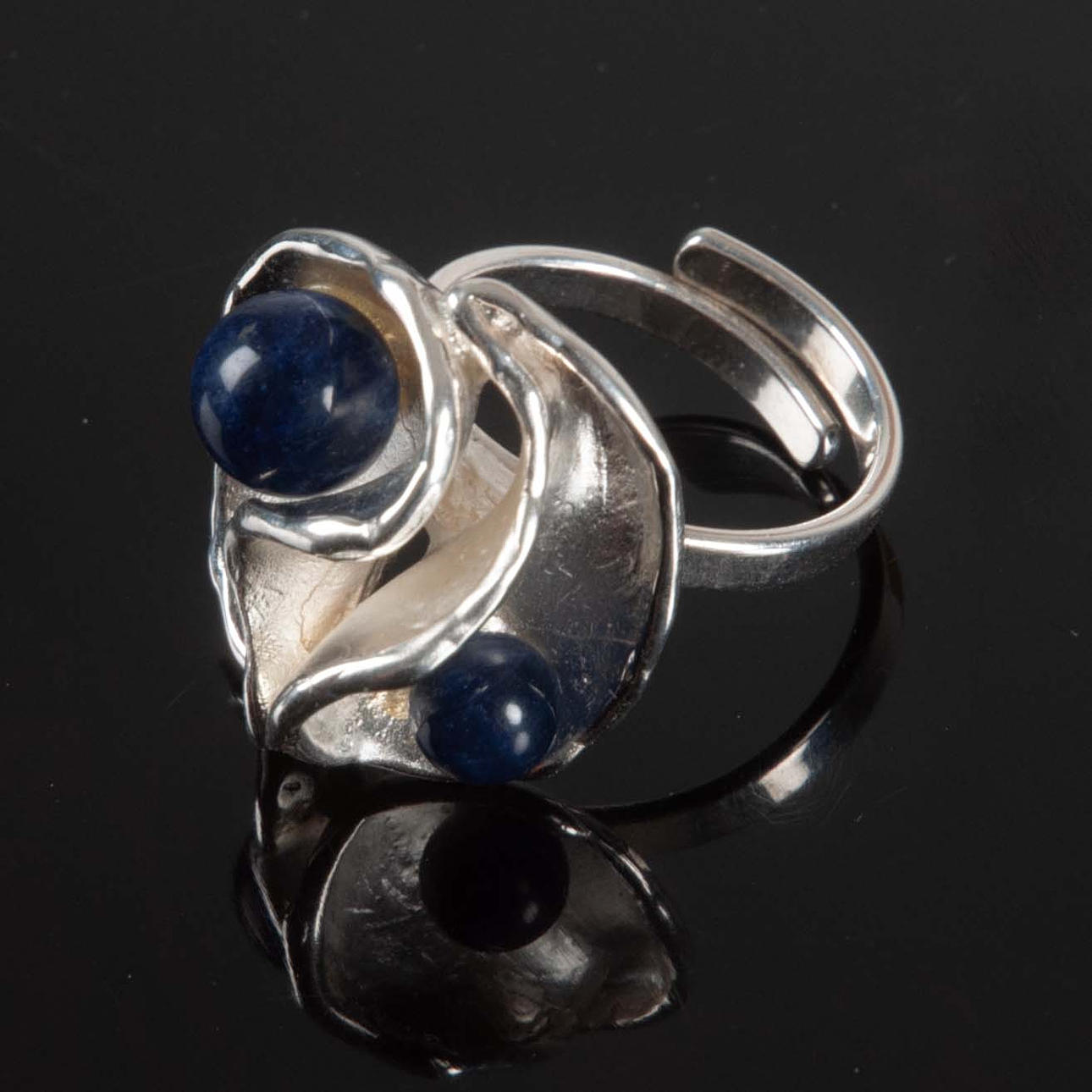 RING in 835 silver, with two inset amethyst balls.