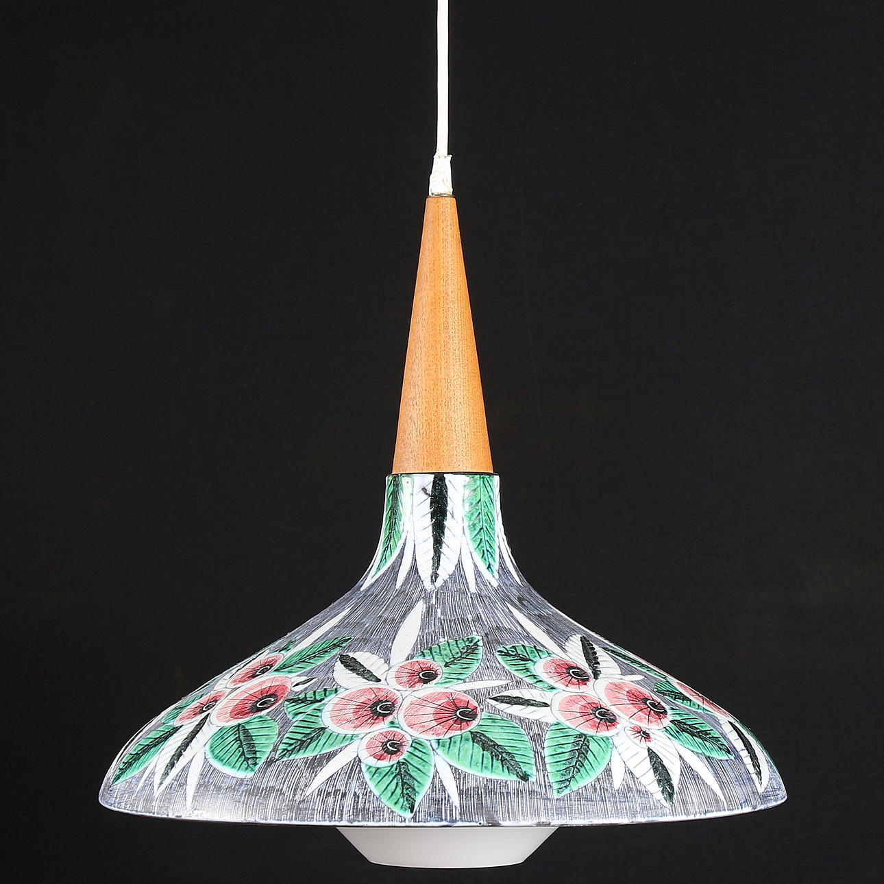 TAKLAMPA, keramik, Tilgmans. 1900-talets mitt.