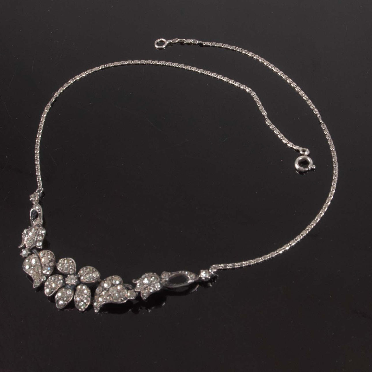 NECKLACE, silver and paste early 20th century.