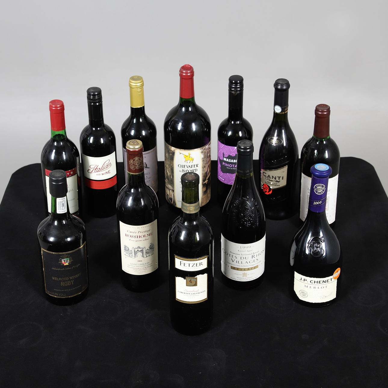 A COLLECTION OF TWELVE BOTTLES OF VARIOUS RED WINE. Wine, Port ...
