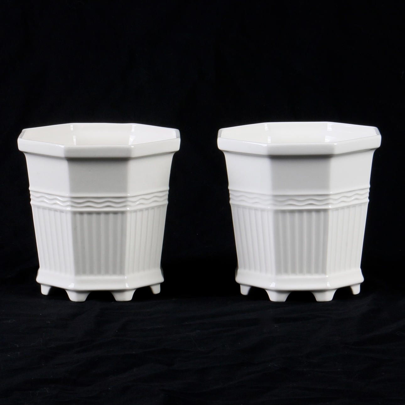 YTTERFODER, 2 st, porslin, Prins Eugen, "Waldemarsudde", Gustavsberg.