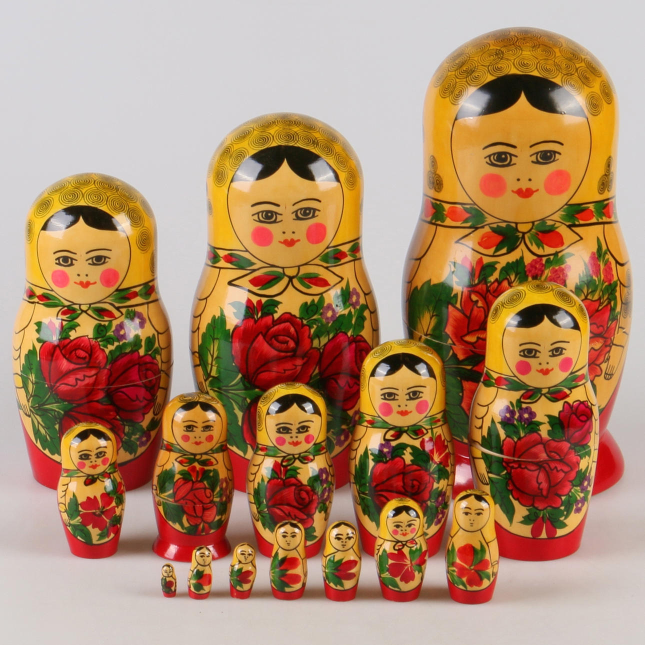 BABUSCHKOR, 2 st, Ryssland, 1900-tal.