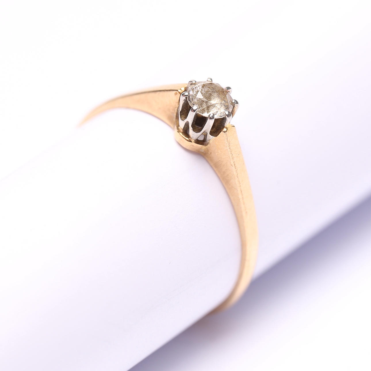 RING with stones, 18K approx. 1,7 grams.