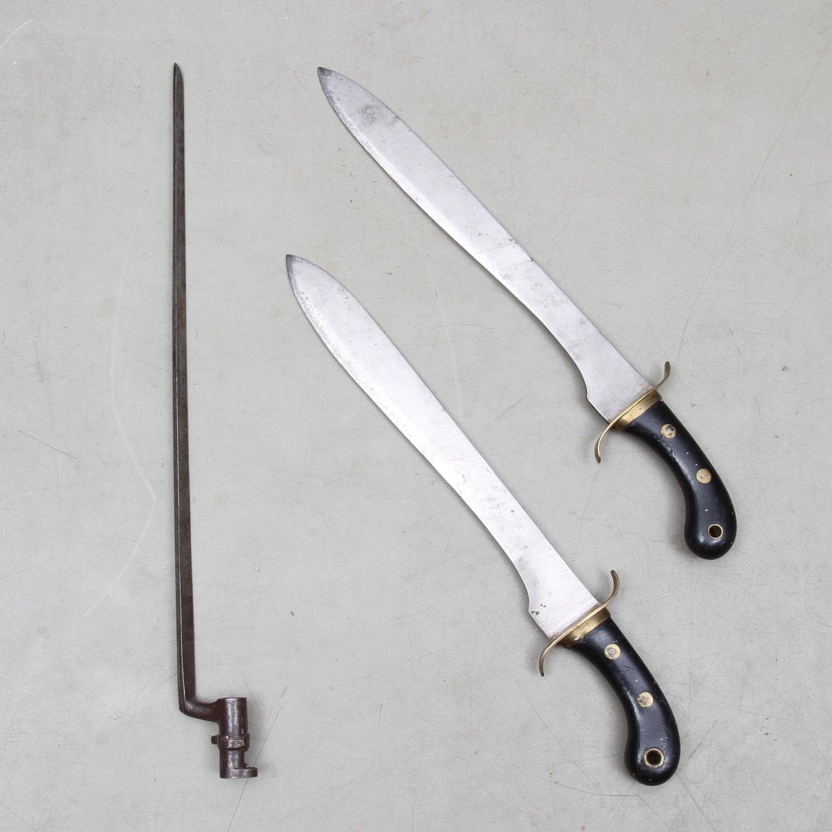 FASKINKNIVAR samt BAJONET.