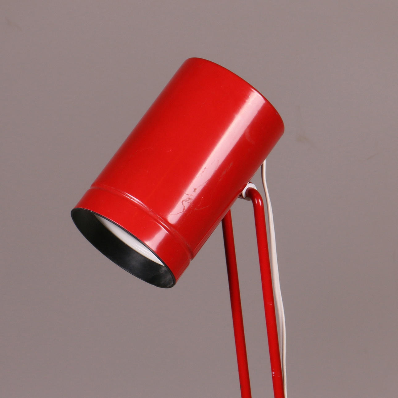 GOLVLAMPA, plåt, märkt G.K 928, 1900-talets andra hälft.