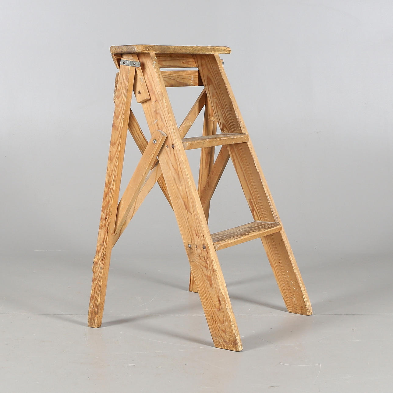 TRAPPSTEGE, trä, 1900-talets början.