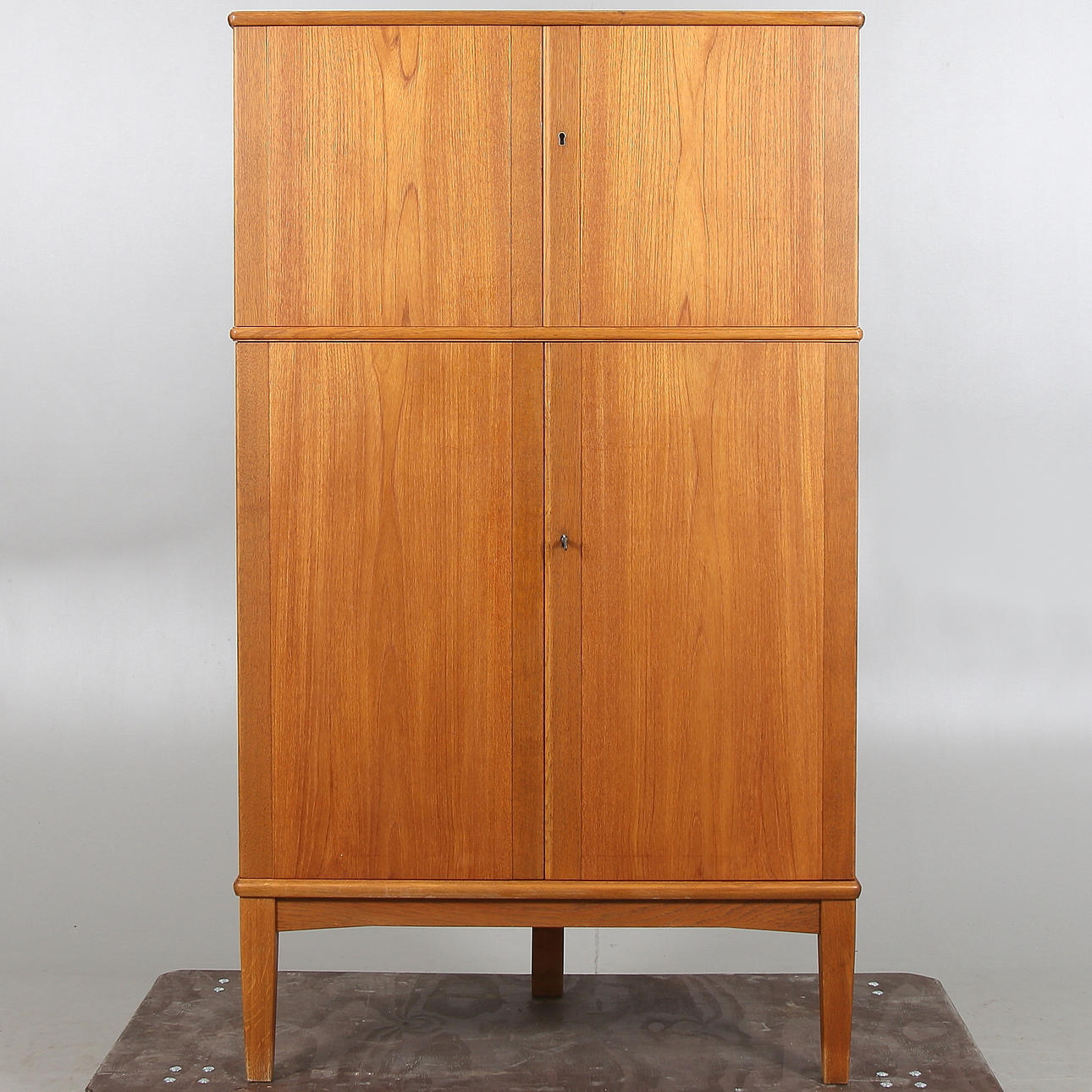 HÖRNSKÅP, Svensk Möblerindustri Tranås.1950/60-tal.