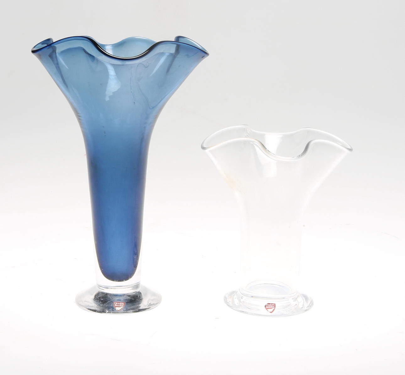 VASER, 2 st, glas, "Kantarell", Anne Nilsson, Orrefors, signerade.