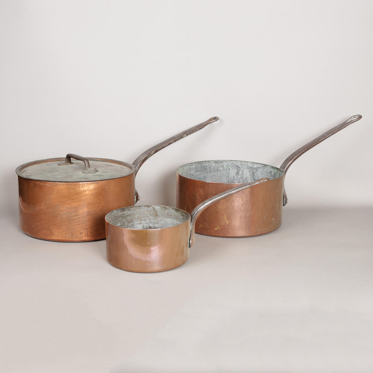 THREE SNR COPPER PANS (3).