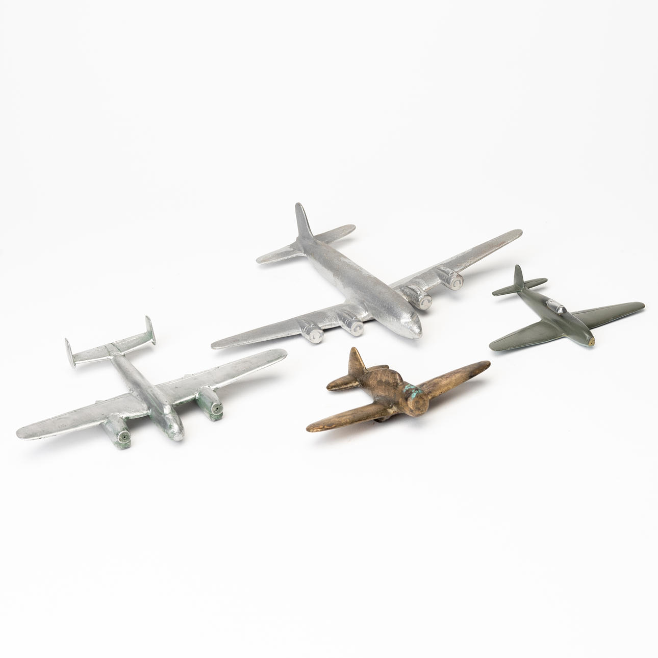 MODELOS DE AVIÓN, 4 piezas, aluminio y bronce.