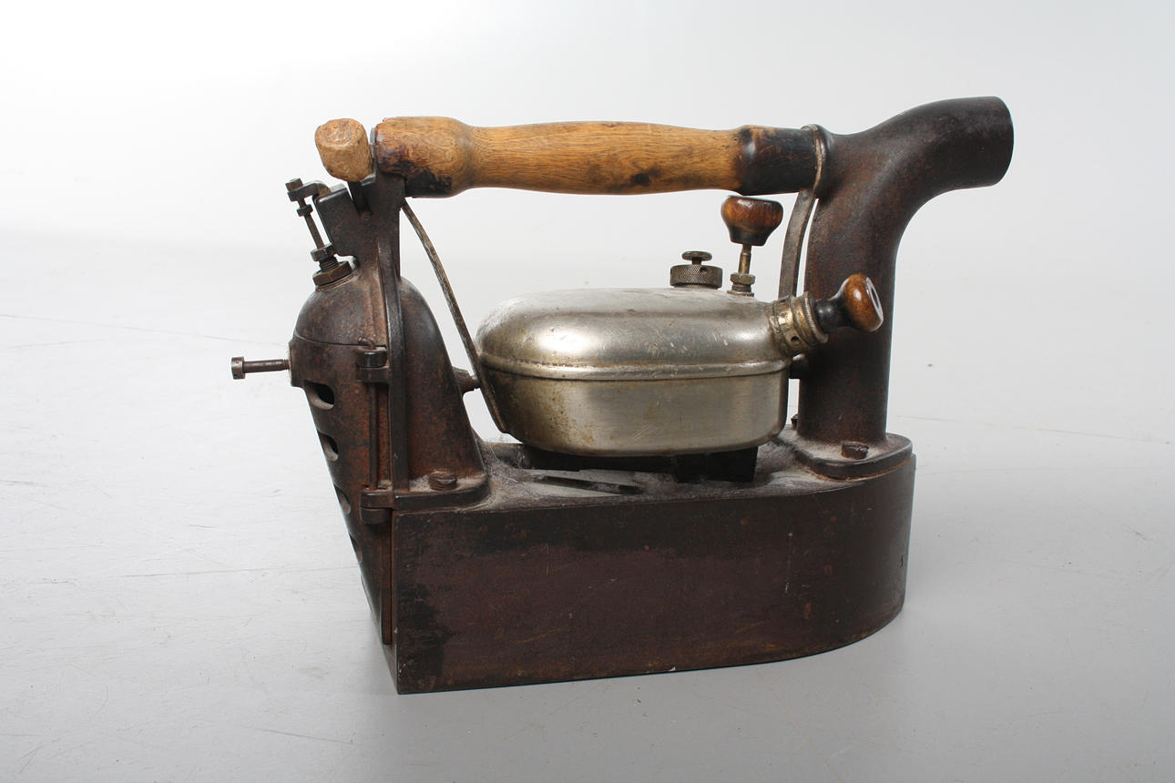 SKRÄDDARSTRYKJÄRN, 18/1900-tal.