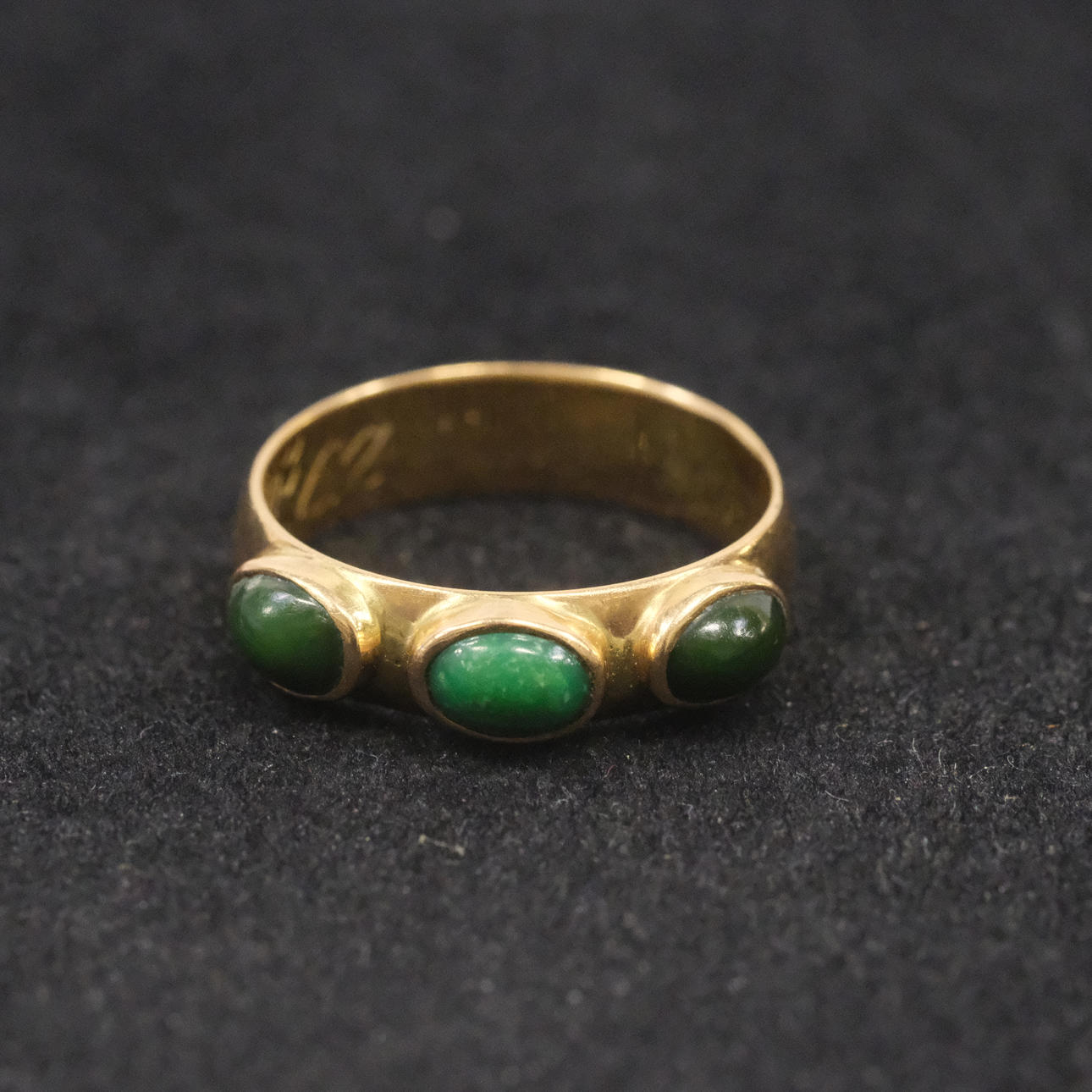 RING WITH MALACHITES, 18K GOLD.
