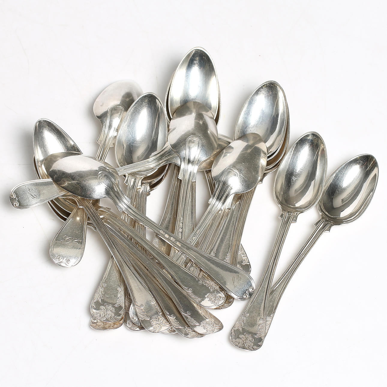 SKEDAR, 24 st, silver, "Gammal Fransk" modell, bl.a. Carl Linderoth och Herman Hellström, Motala, 1800-talets slut. Vikt 456 gram.