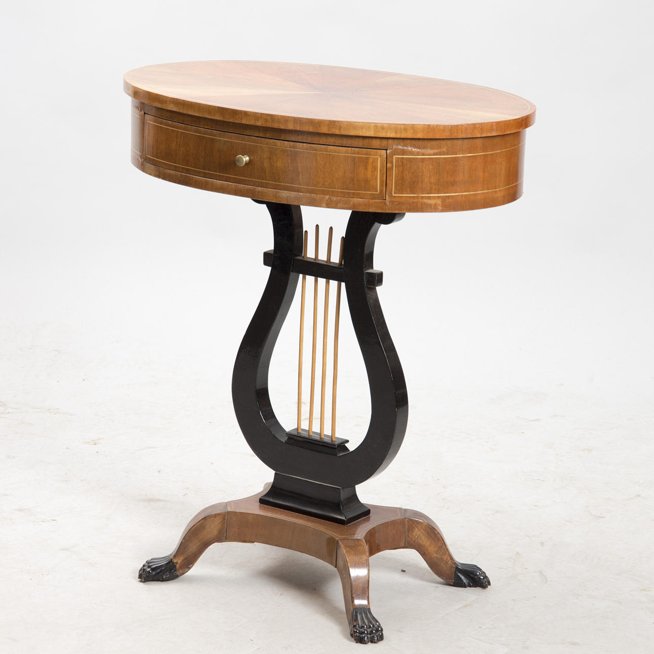 SYBORD MED LYRFOT, mahogny med svärtade detaljer.