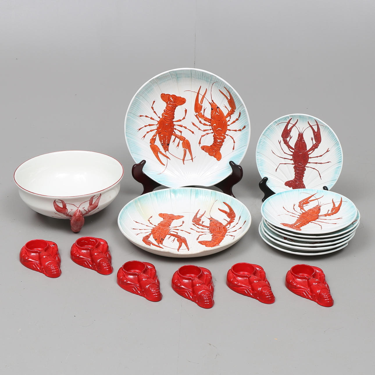 KRÄFTTALLRIKAR, 9 st, Göteborg, KRÄFTSKÅL, Rörstrand samt LJUSSTAKAR, 6 st, Boda Shop.