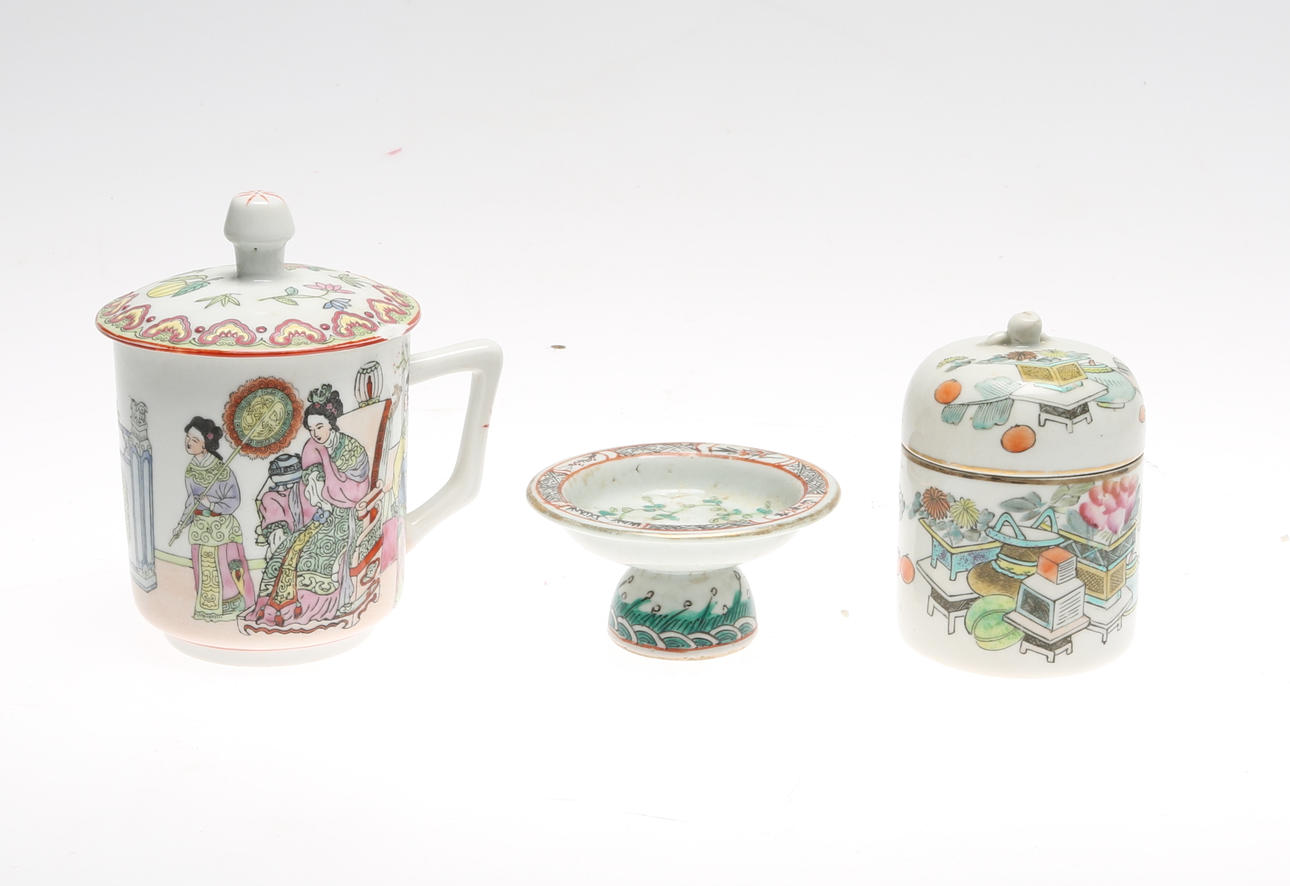 TAZZA, LOCKSKÅL samt MUGG, 3 delar, porslin, Kina, 18/1900-tal.