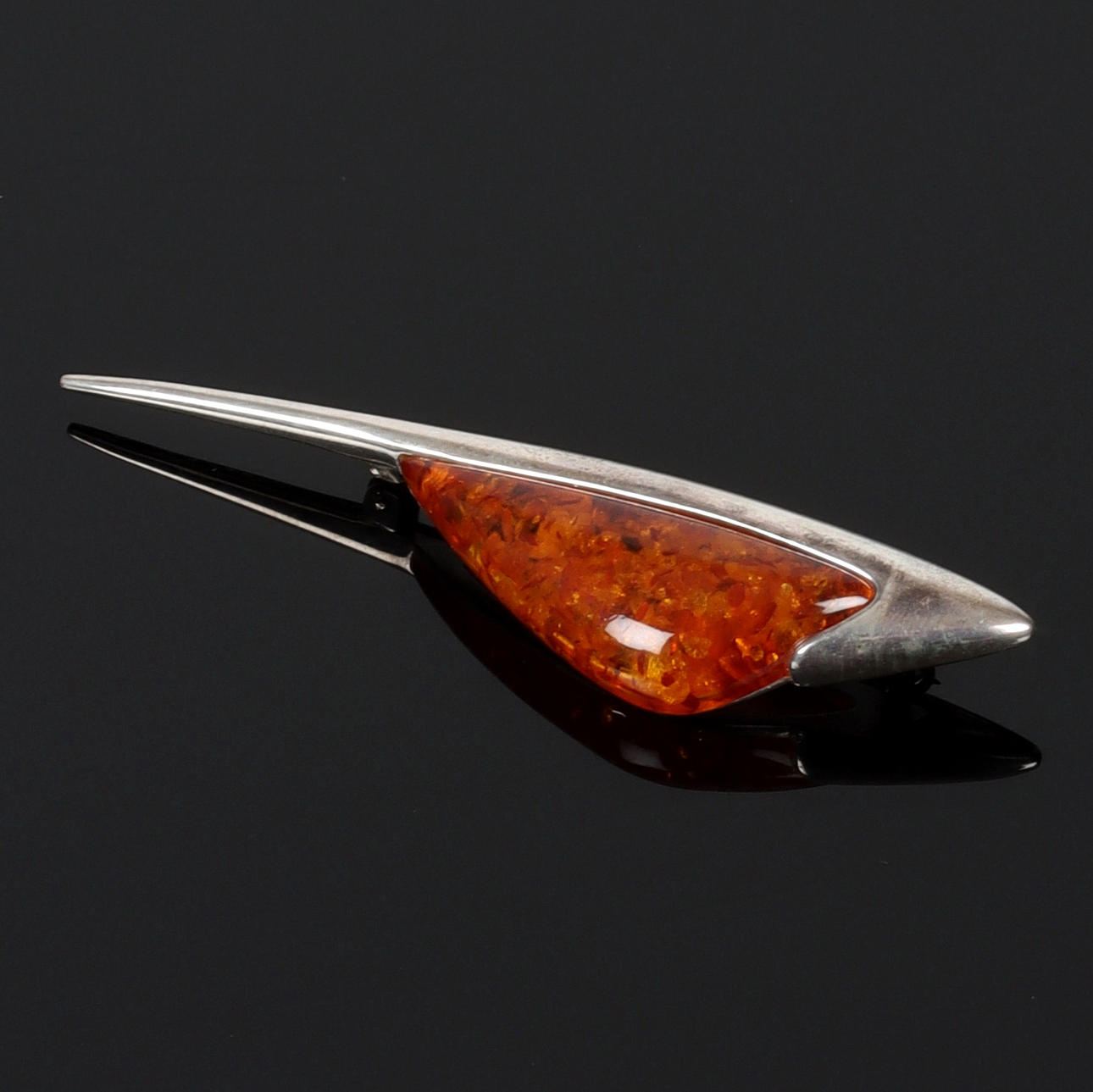 (240691) BROSCH, Sterling silver, med bärnsten, 19/2000-tal. Smycken ...